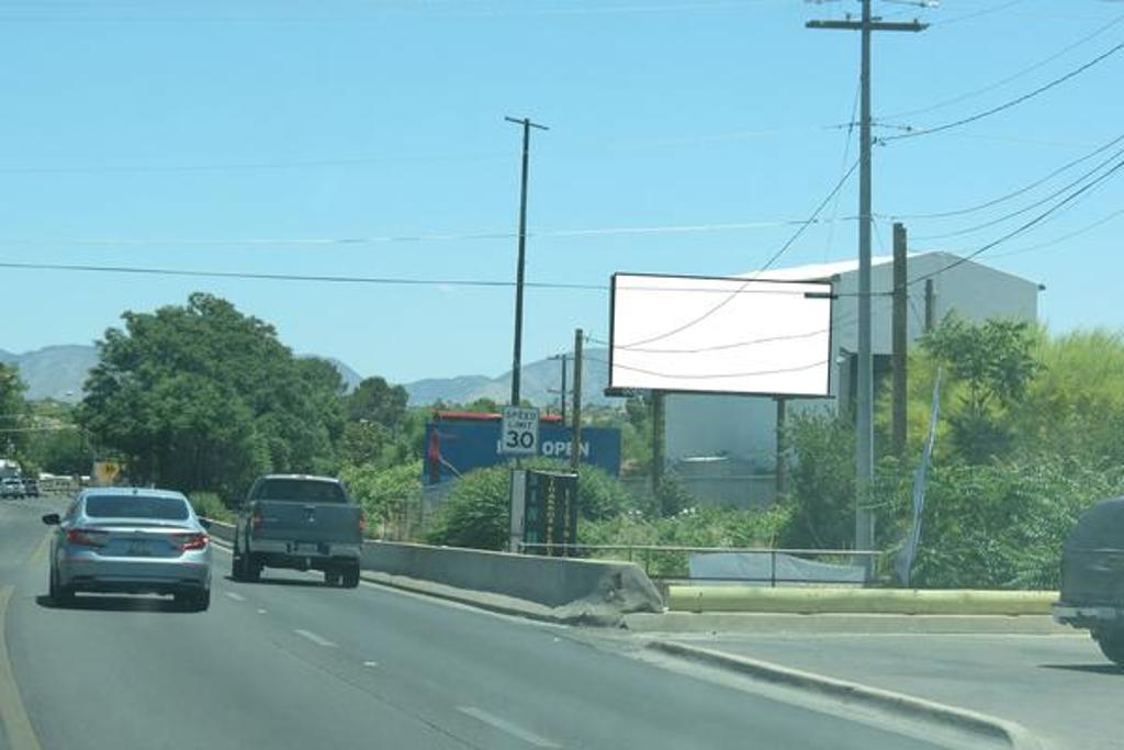 Photo of a billboard in Nogales